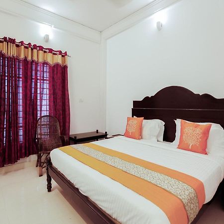 Oyo 4867 Royal Homes Alappuzha Ngoại thất bức ảnh